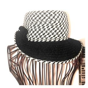 Artsy Houndstooth Fashion Hat With Adjustable Brow